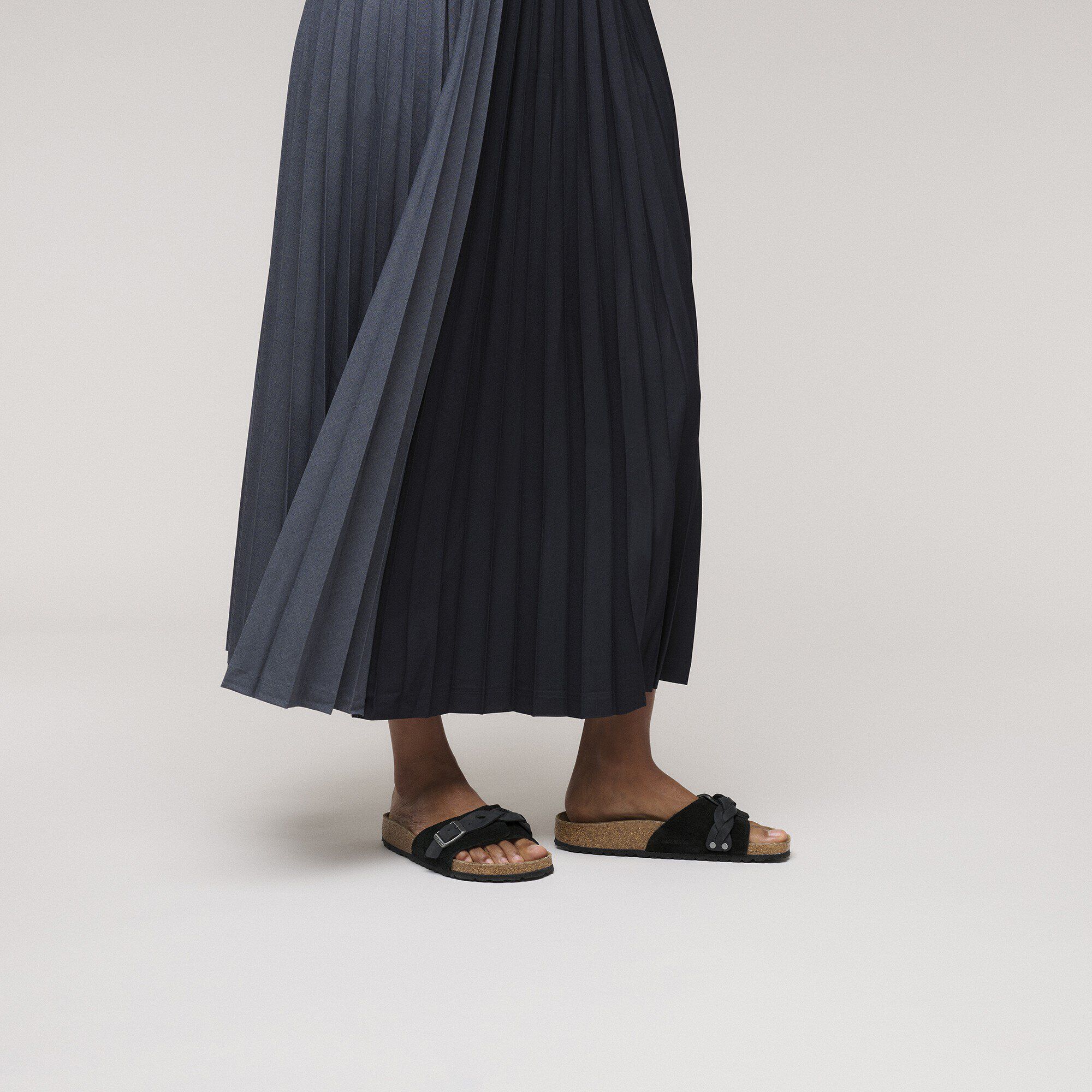Birkenstock Oita em Couro de Veludo Trançado